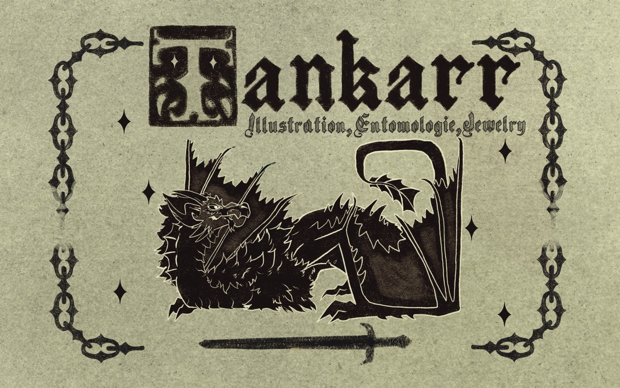 Carte de Tankarr : un dragon noir entouré de chaînes et d’une épée, sur fond vert sauge